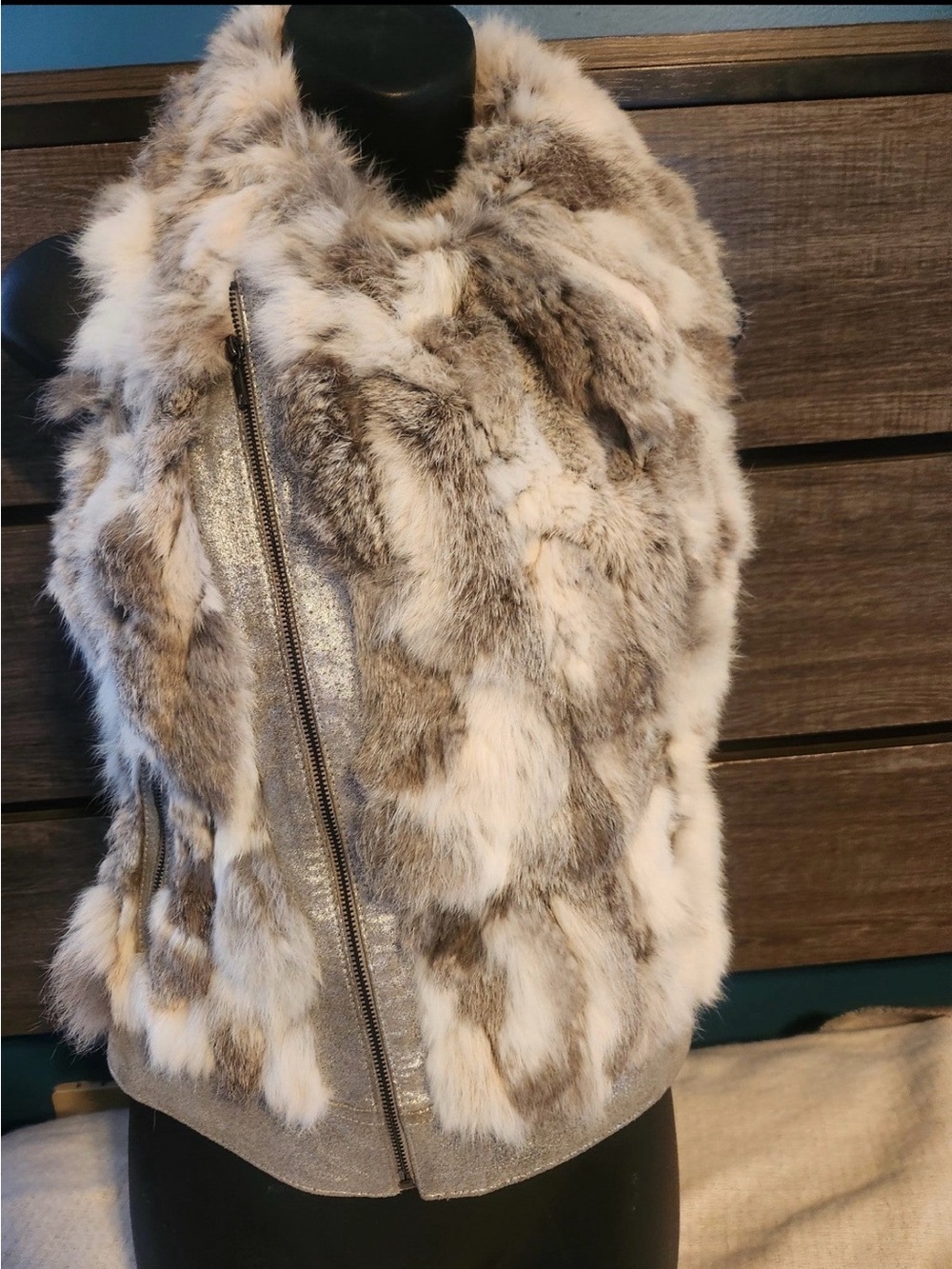Rabbit Fur Zip-Front Vest - Gray/White